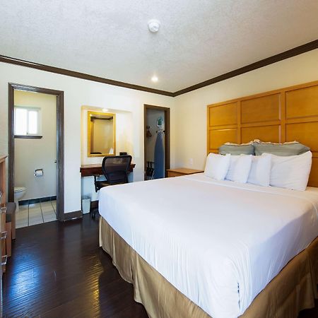 Yosemite Parkway Hotel Merced Buitenkant foto