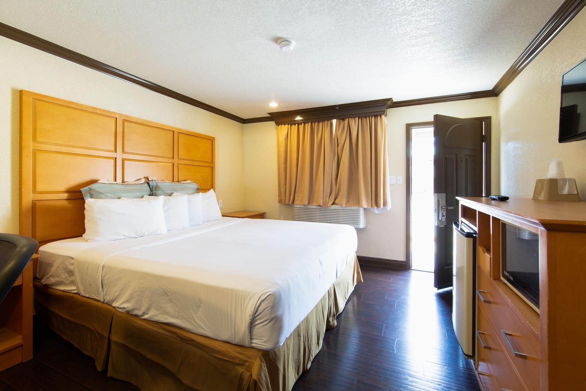 Yosemite Parkway Hotel Merced Buitenkant foto