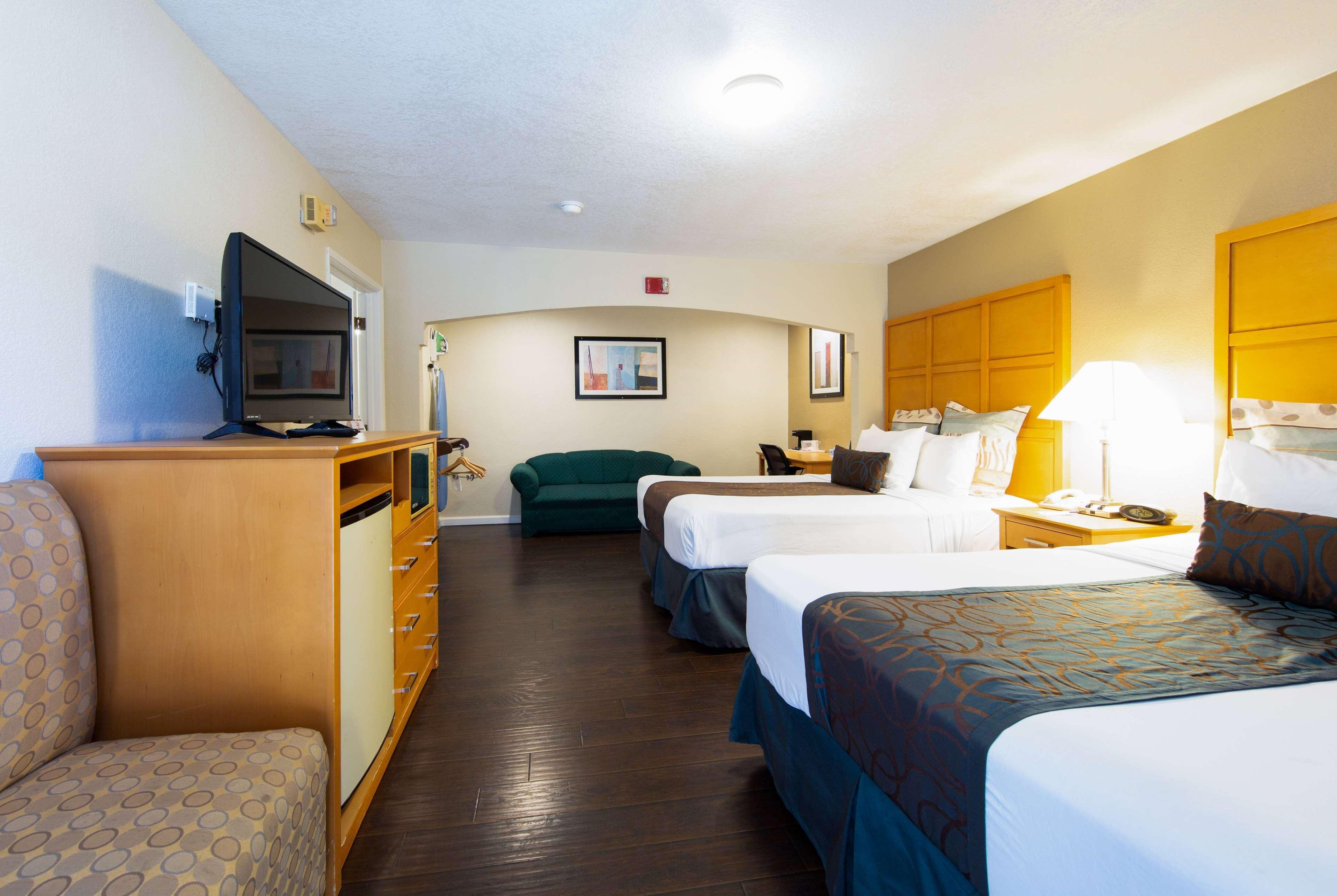 Yosemite Parkway Hotel Merced Buitenkant foto