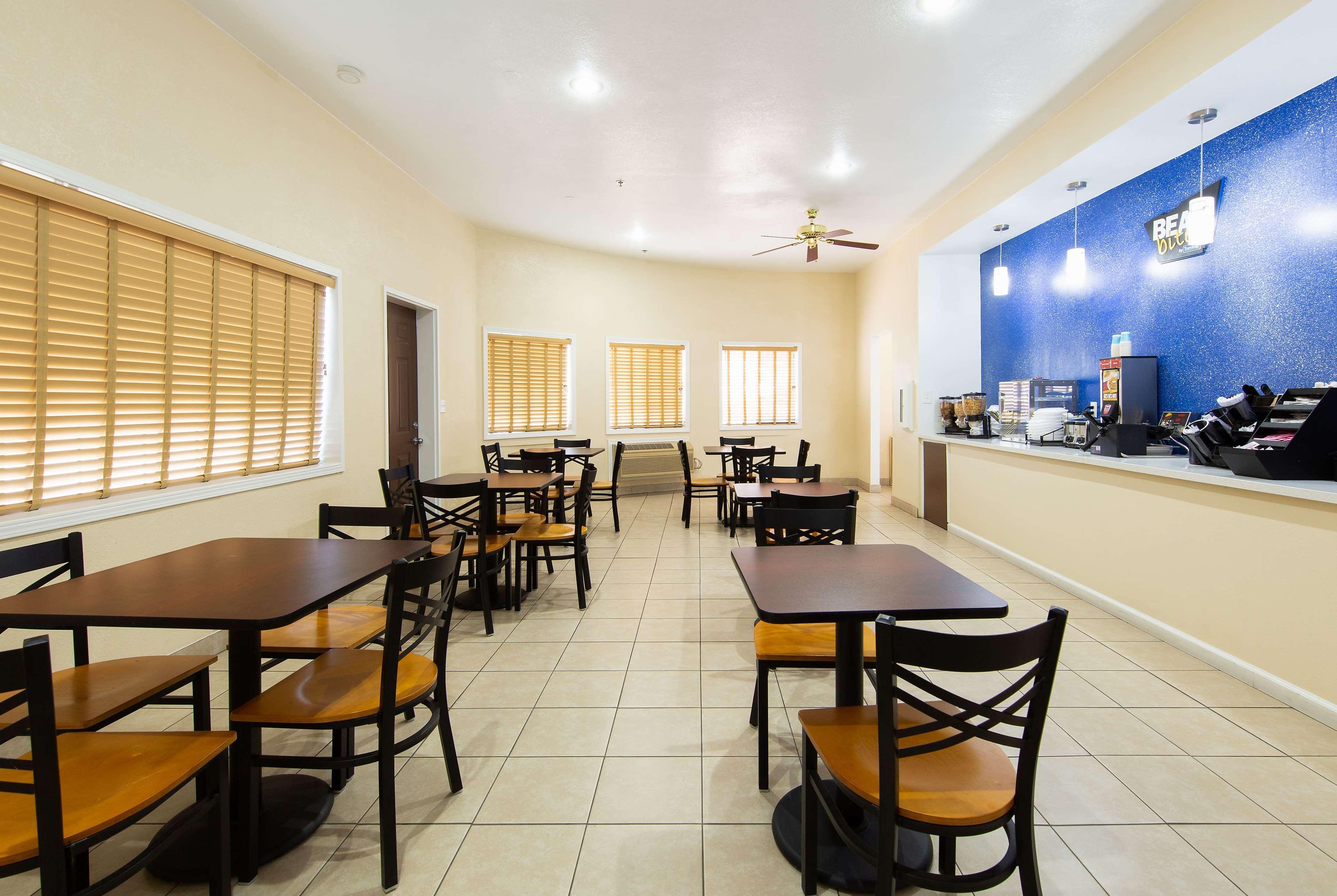 Yosemite Parkway Hotel Merced Buitenkant foto